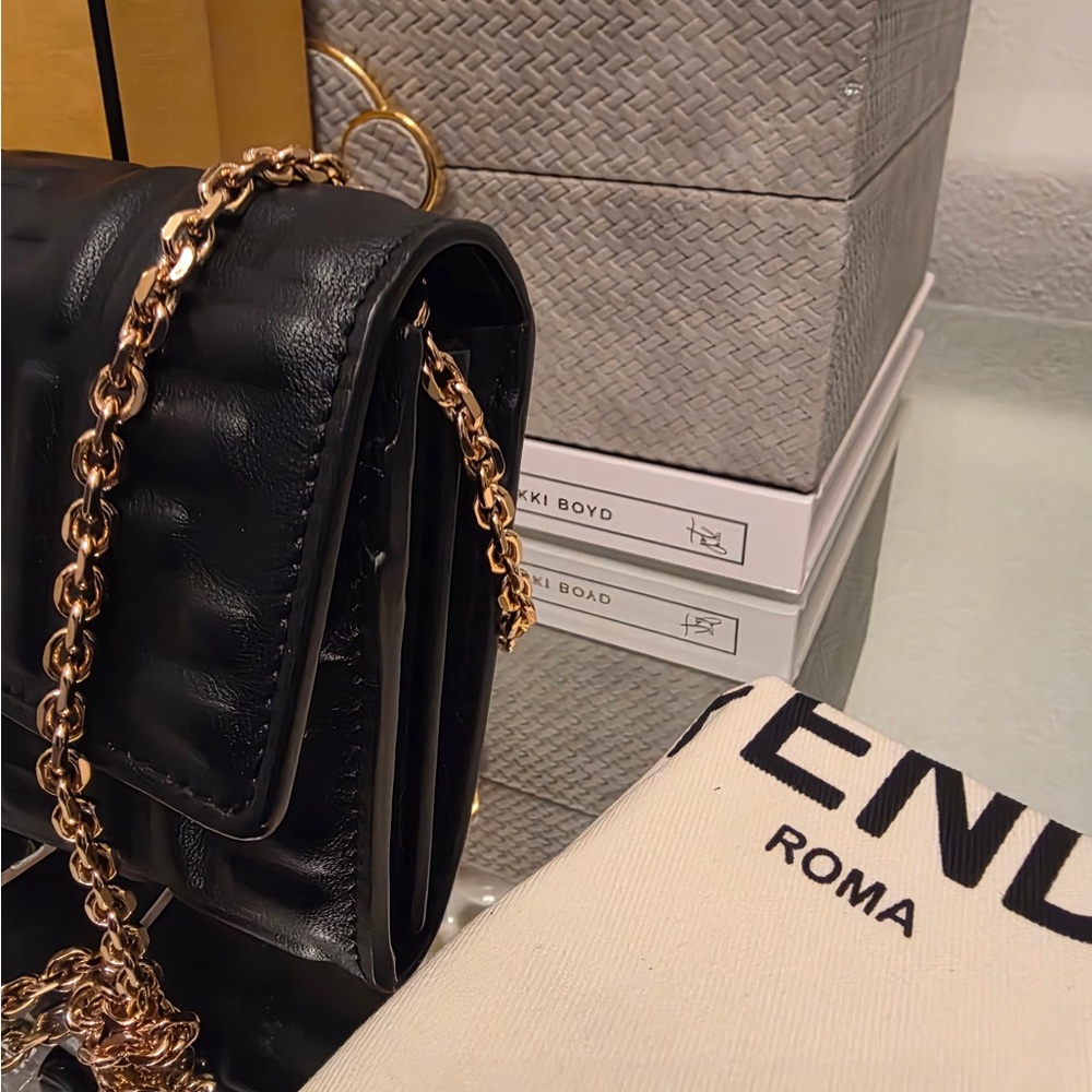 New Fendi baguette, Continental wallet with chain - Picture 4 of 7